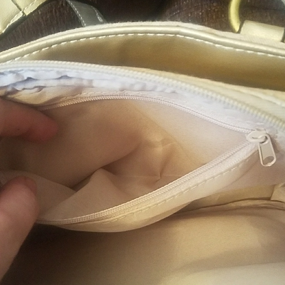 Purse - Picture 5 of 8
